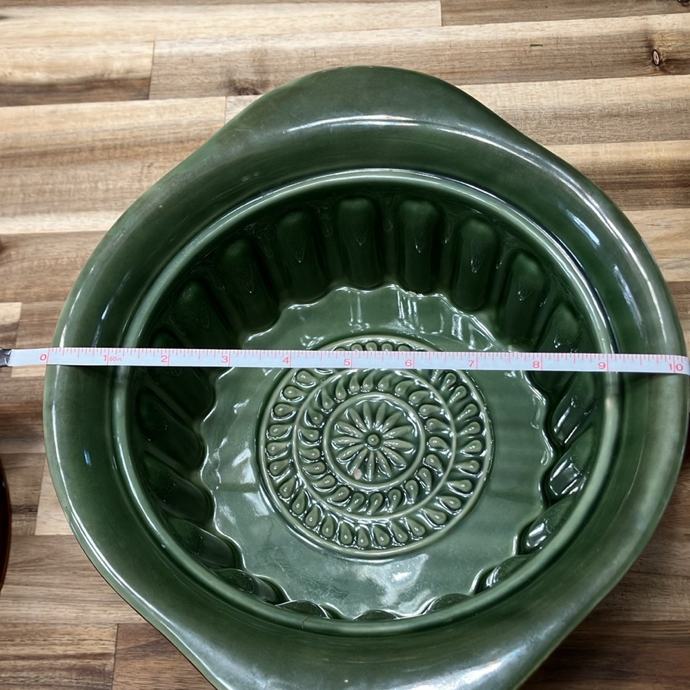 Savinio Stoneware - Green and Brown Casserole Crock with Lid - Picture 3 of 11